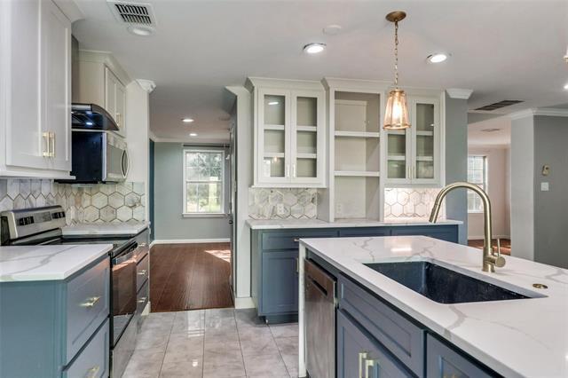 Building Photo - 320 S Mesa Verde Way