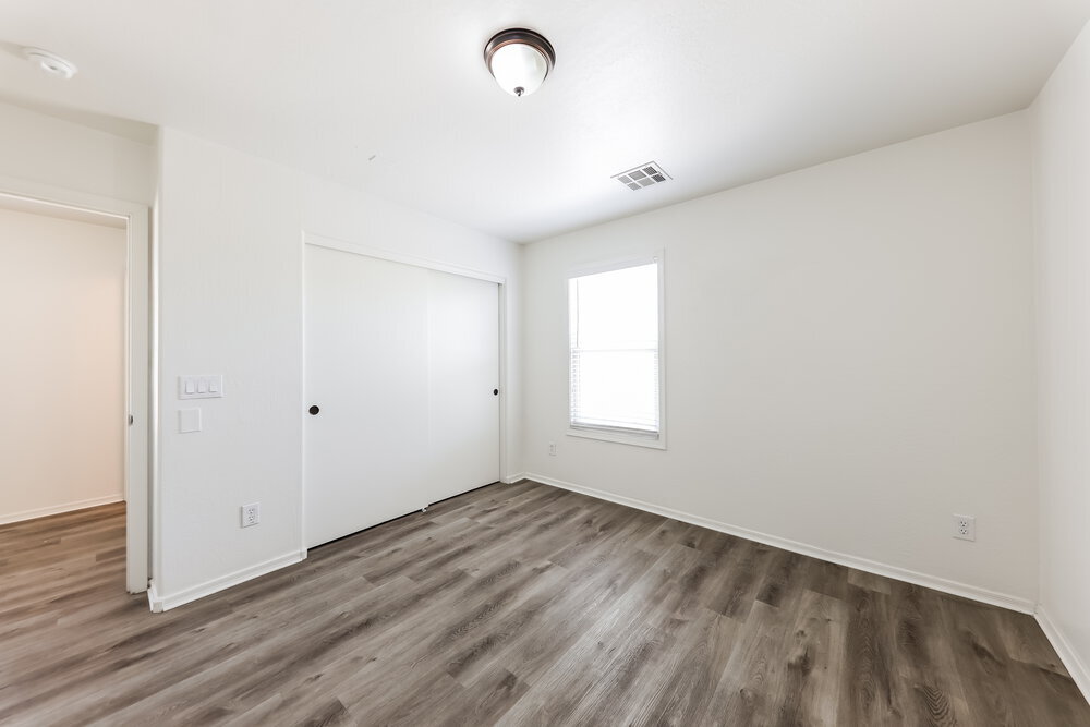 Building Photo - 16041 N 171st Dr
