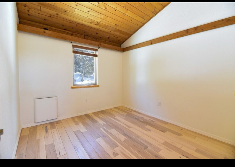 Building Photo - 166 S Fuller Placer Rd