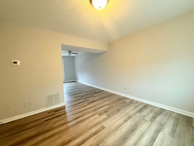 Building Photo - 171 S Killarney Ln