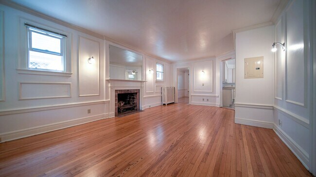 Building Photo - 412 N Carroll St