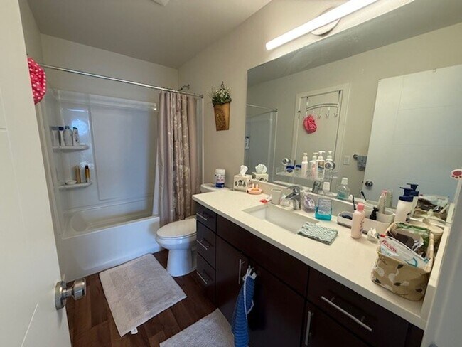 Building Photo - 3Bd/2.25Ba Lynnwood Townhouse