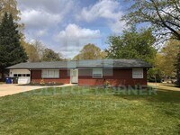 Building Photo - 1457 Brookwood Dr