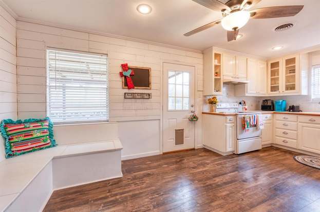 Building Photo - 720 Chisholm Trail