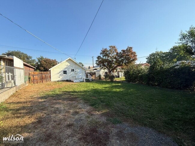 Building Photo - Charming 2-Bedroom Home – Cozy Living in a...