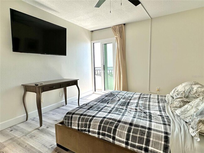 Building Photo - 855 Bayway Blvd