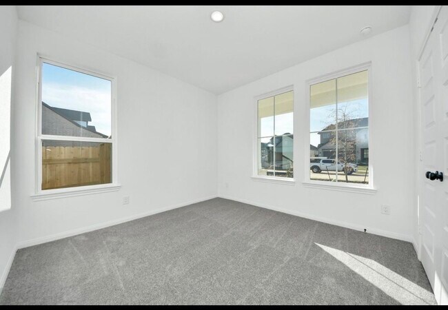 Building Photo - 7418 Auburn Wheat Dr