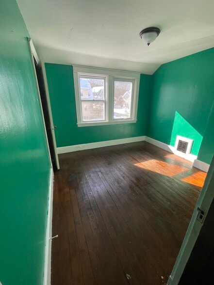 Office or 2nd aedroom - 53 Coolidge Rd