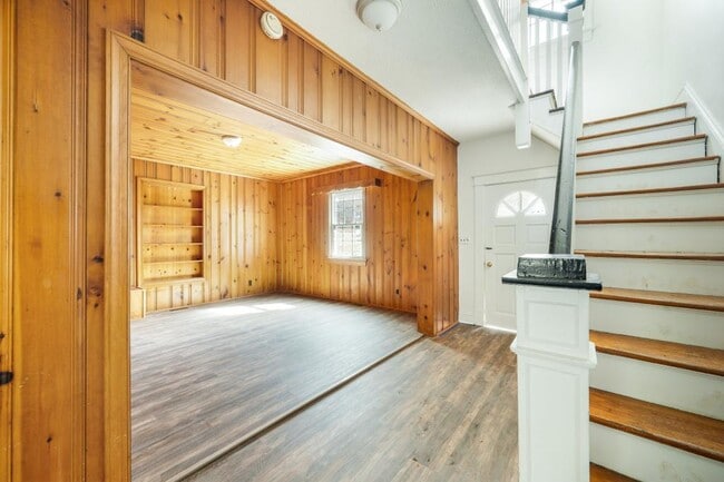 Building Photo - 228 Newcomb Dr