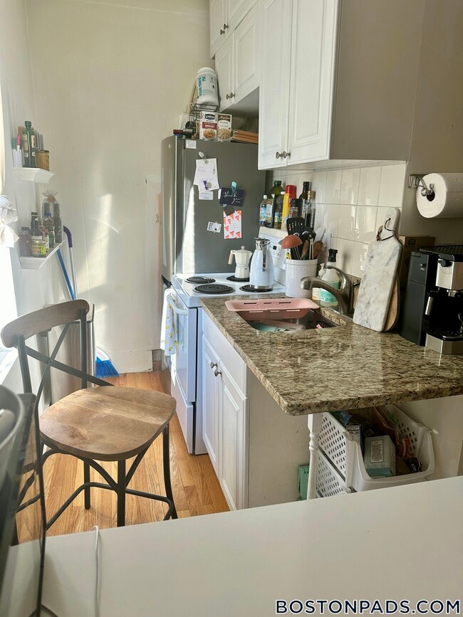 Building Photo - 108 Myrtle St