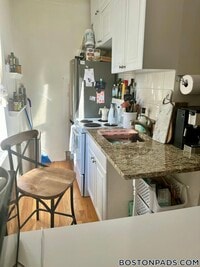 Building Photo - 108 Myrtle St