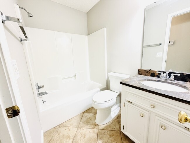 Building Photo - 133 Wildflower Ln