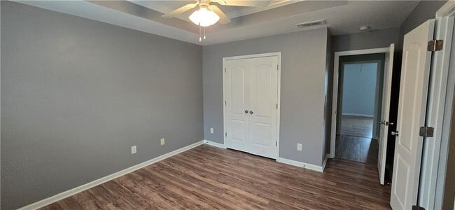 Building Photo - 232 Valley Xing