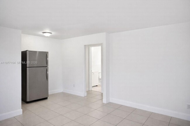 Building Photo - 16851 NE 21st Ave