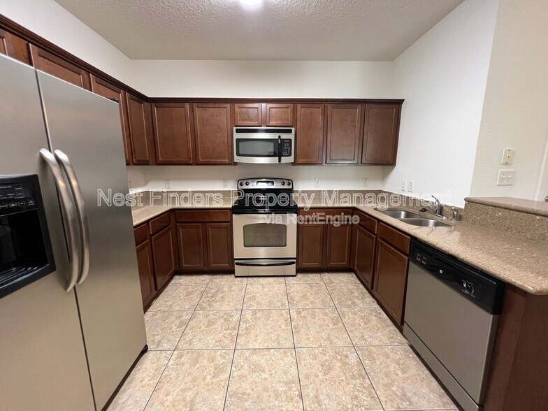 Building Photo - 4908 Key Lime Dr