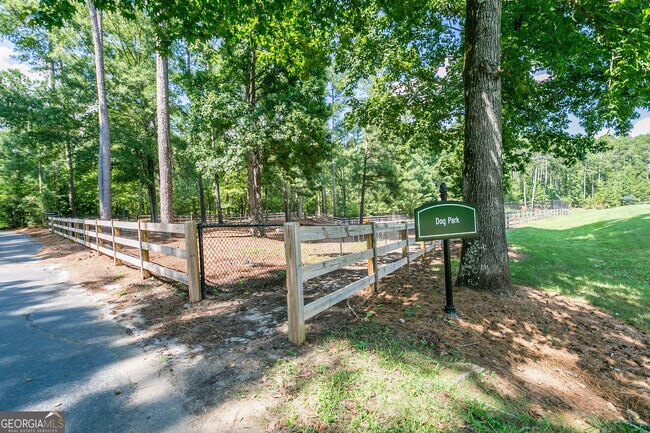 Building Photo - 1111 Surrey Ln