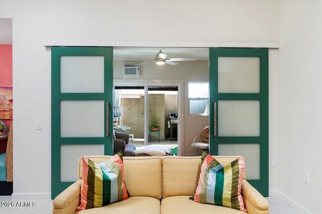 Building Photo - 10129 W Campana Dr