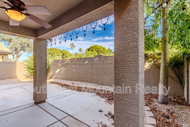 Building Photo - 1149 N Cholla St