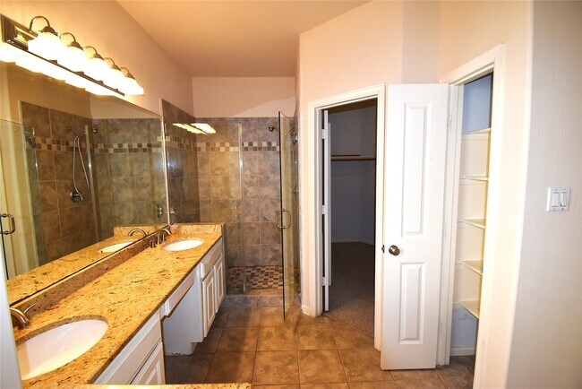 Building Photo - 1117 Malone St