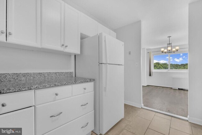Building Photo - 1225 Martha Custis Dr