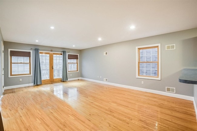 Building Photo - 115 Webster Ave