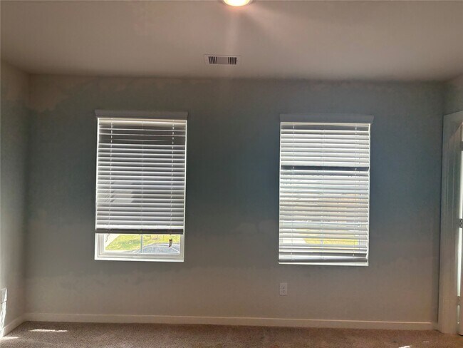 Building Photo - 5735 Blue Grama Dr