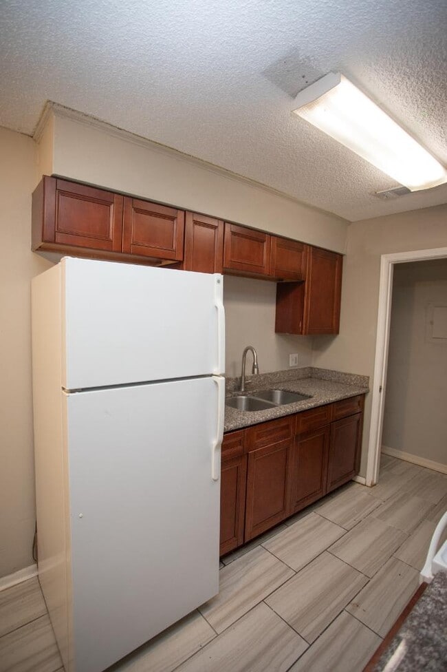 Building Photo - 111 Limoges St