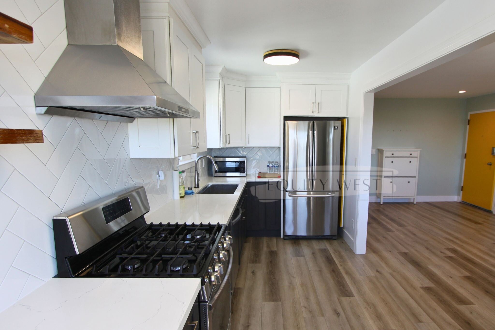 3506 - 3506 Suter St