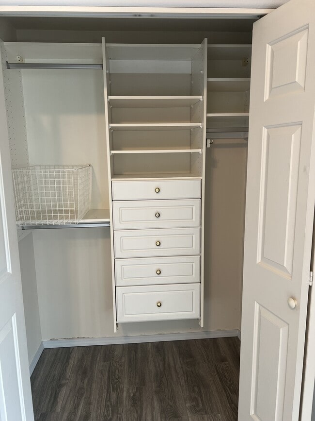 Building Photo - 8662 NE Trafalgar Ln