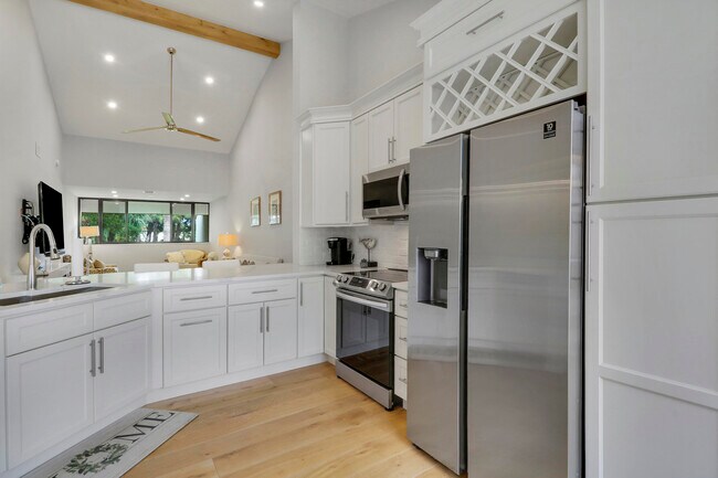 Building Photo - 104 Sea Oats Dr