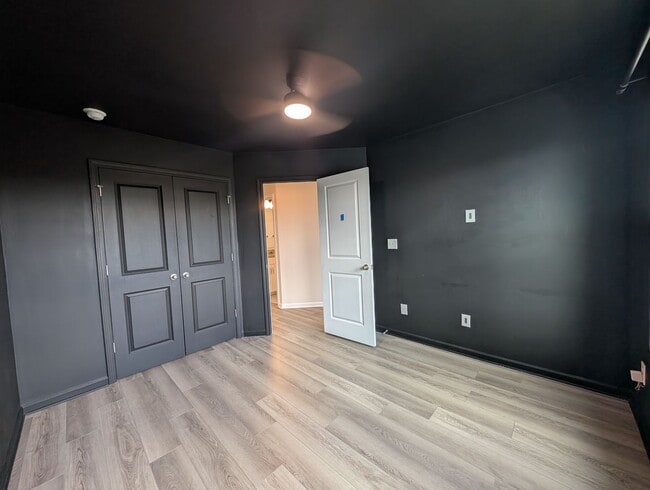 Building Photo - Modern Corner Lot Townhome located in the Ivy Ridge Community in South Carolina !
