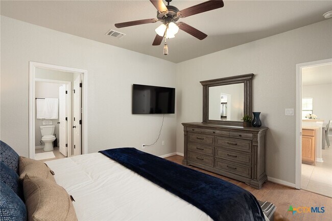 Building Photo - 1526 Bonnyview Dr