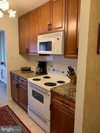 Building Photo - 13908 N Ocean Rd