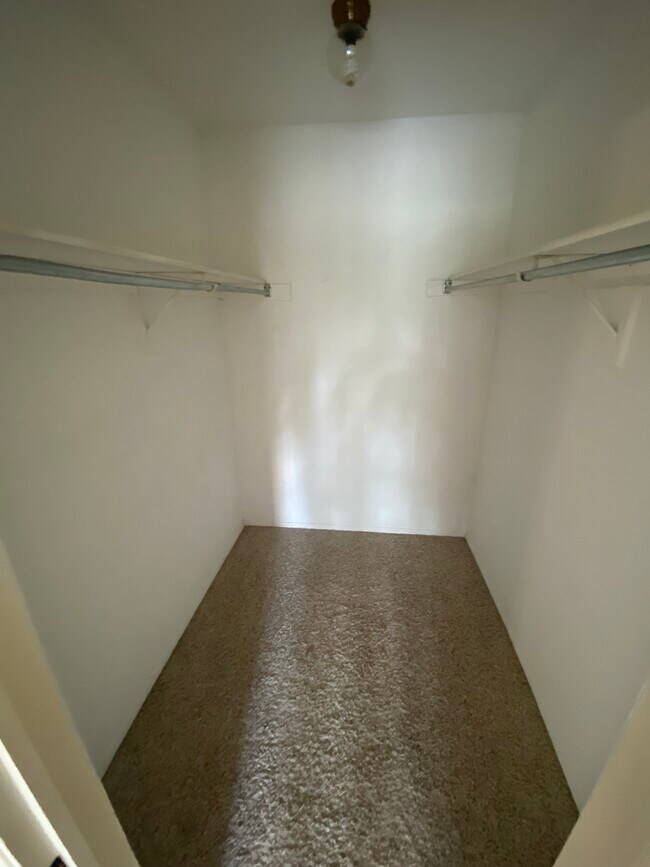 Building Photo - 3100 Fairfield Ave