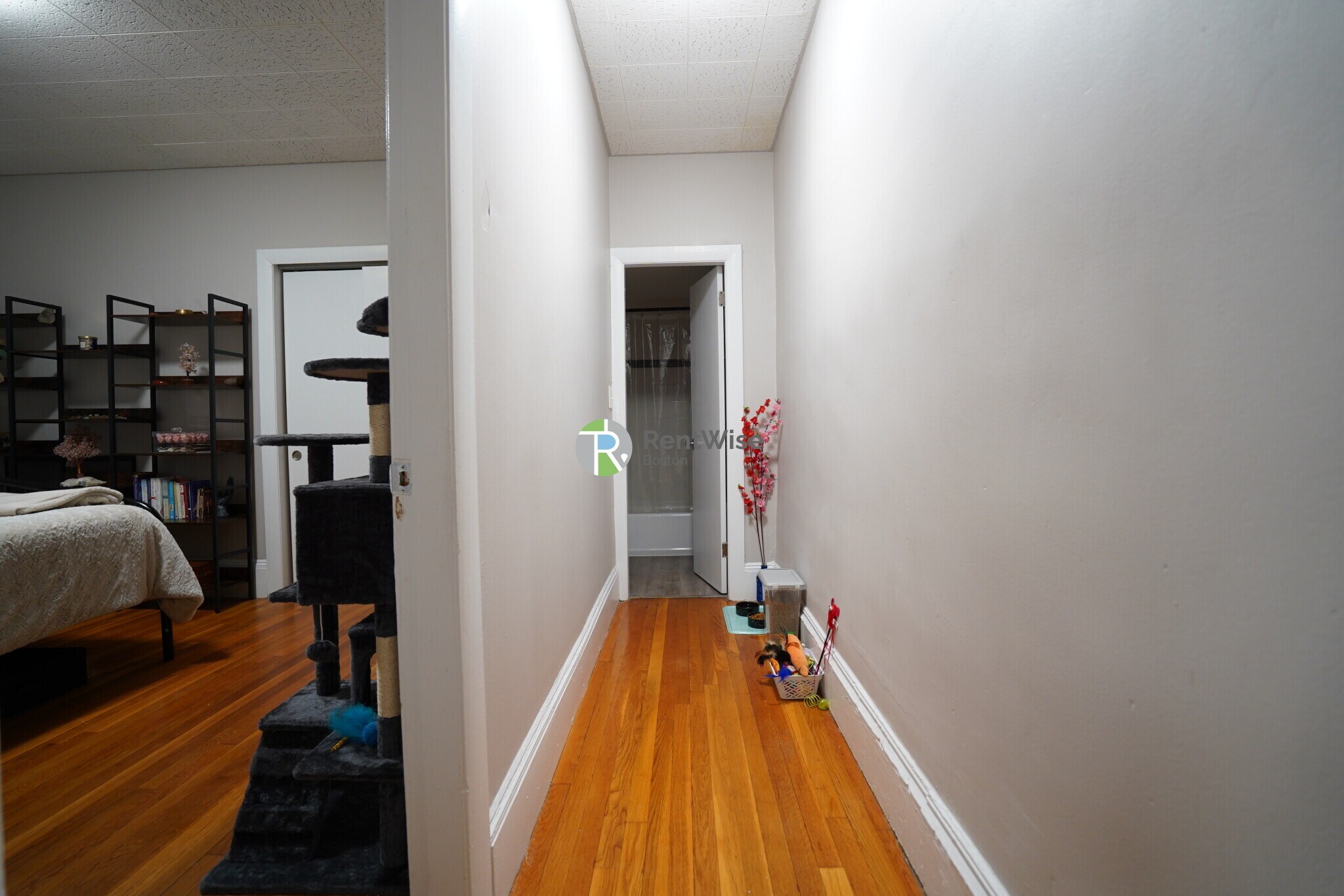 Building Photo - 1455 Beacon St