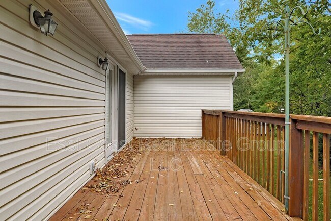 Building Photo - 184 Larkspur Ln