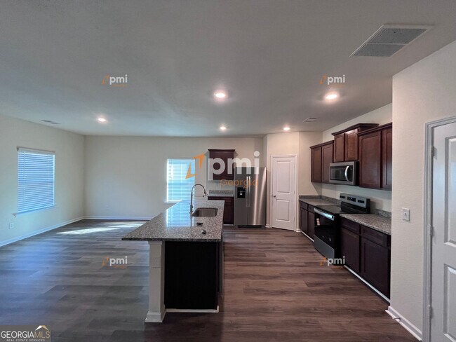 Building Photo - 521 Moline Wy