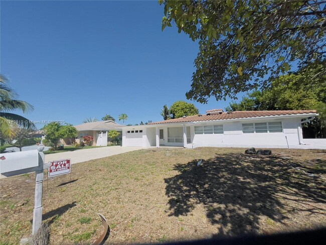 Building Photo - 349 NE 31st St