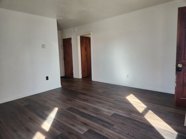 Building Photo - 1106 Rixon St