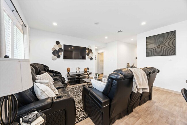 Building Photo - 7826 Cattleman Vly Dr