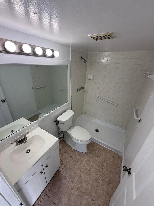 Building Photo - 1110 Green Pine Blvd