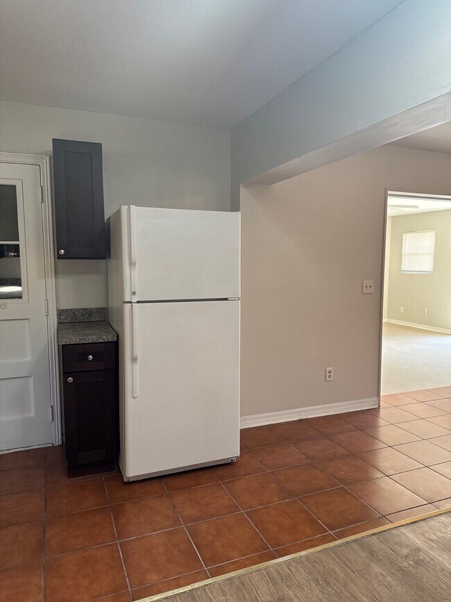 Building Photo - 10569 Citrus Ln