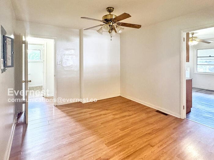 Building Photo - 1549 Elm St SW