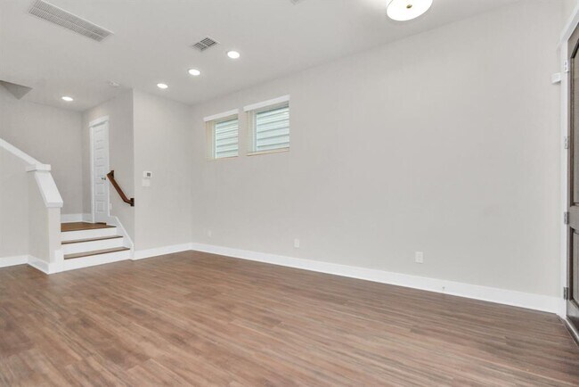Building Photo - 716 Strawberry Pines Ct