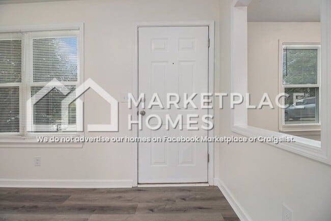 Building Photo - 4826 Mainstreet Valley Trce