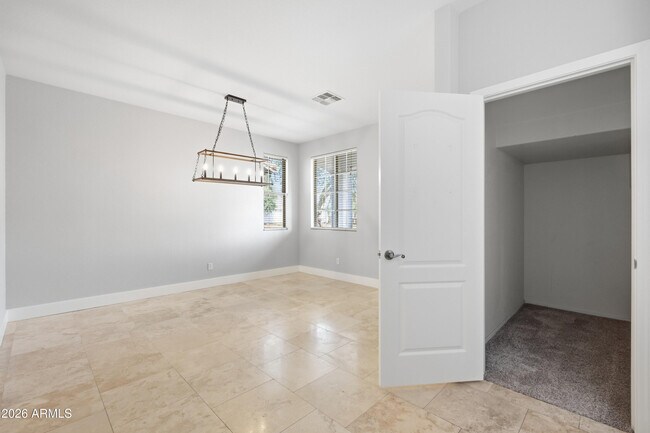 Building Photo - 4248 S Mariposa Dr