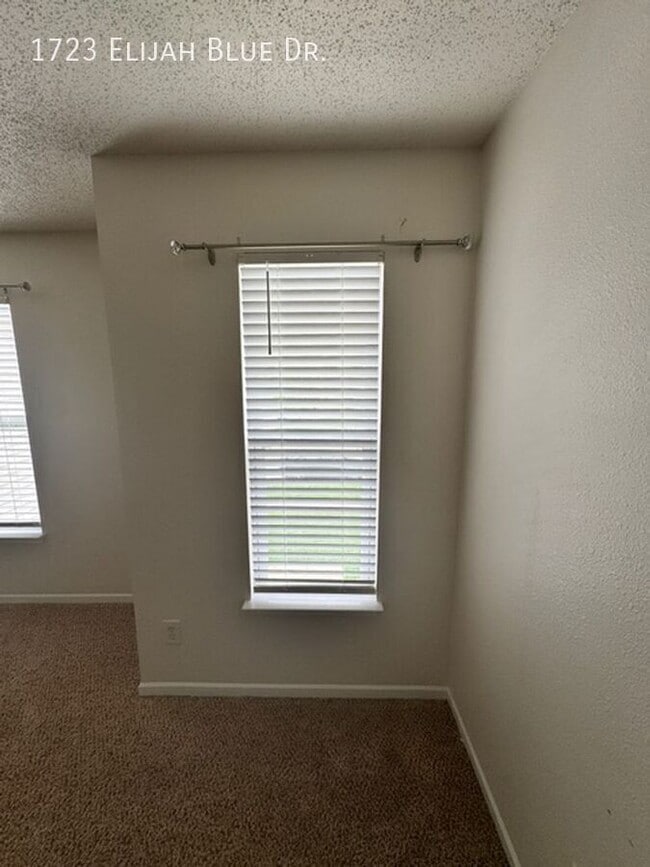 Building Photo - 1723 Elijah Blue Dr