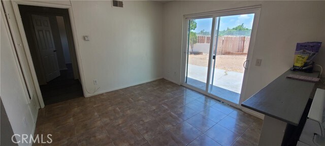 Building Photo - 421 Royal Cir