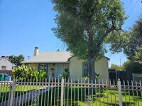 Building Photo - 1320 E Stadium Dr