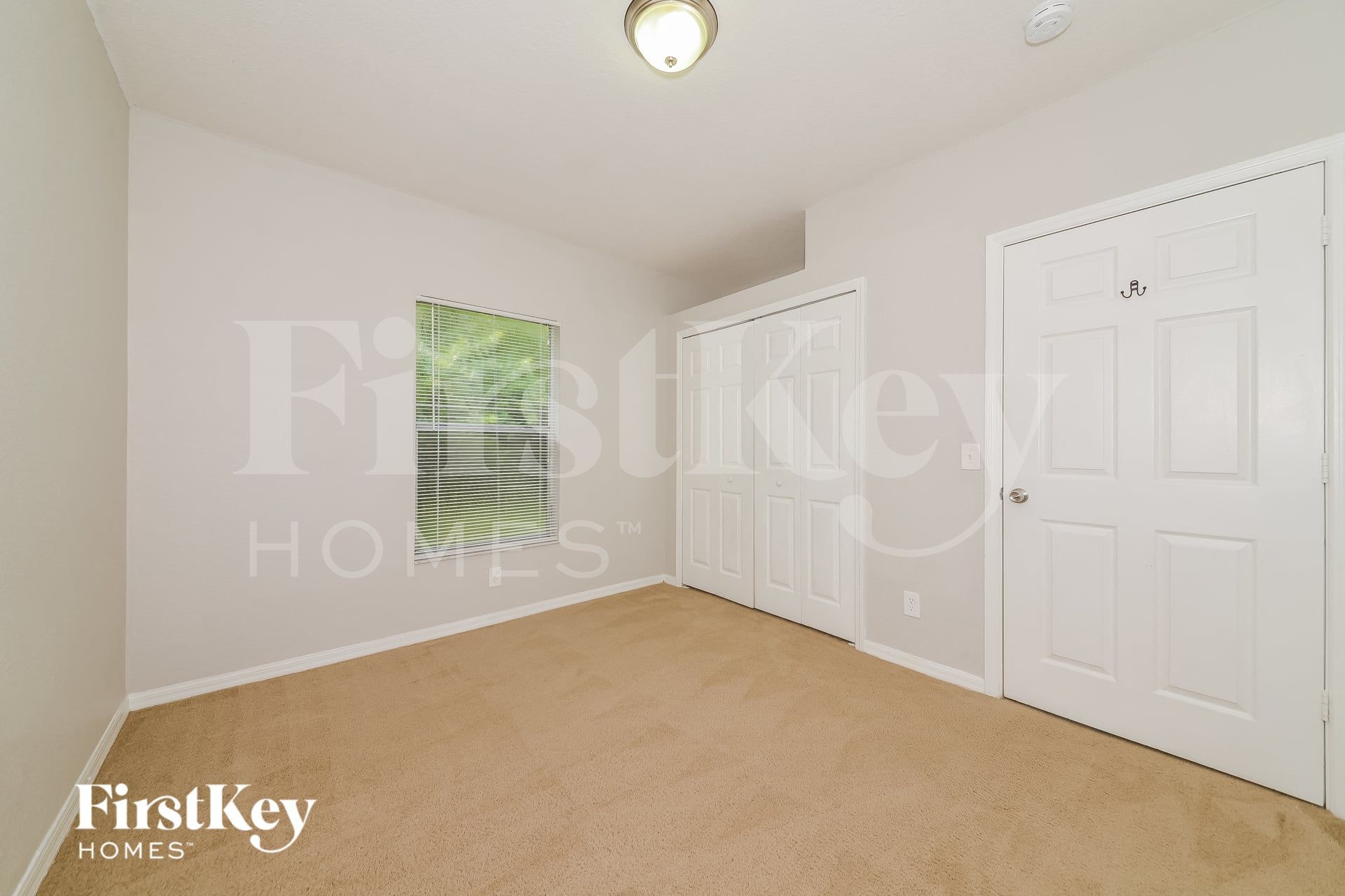 Building Photo - 4448 N Biscayne Dr